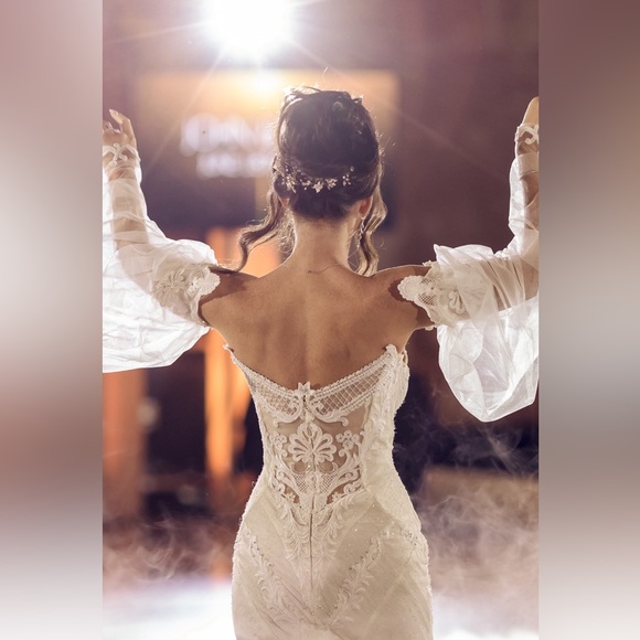 Luxury Bridal Headpiece / Crystal and Flower Branch Vine - Picture 11 of 12